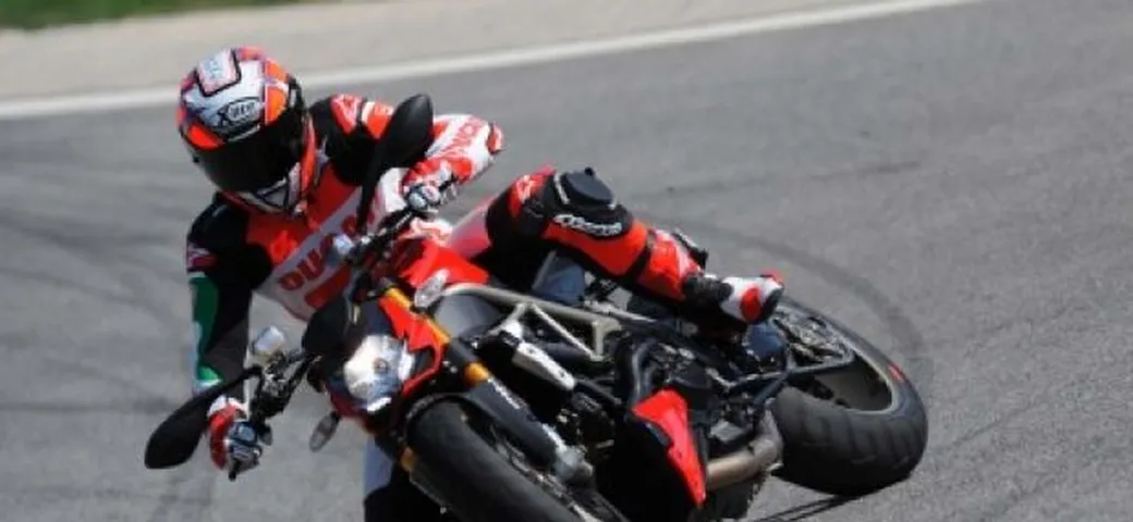 Ducati Streetfighter: ultime immagini ufficiali