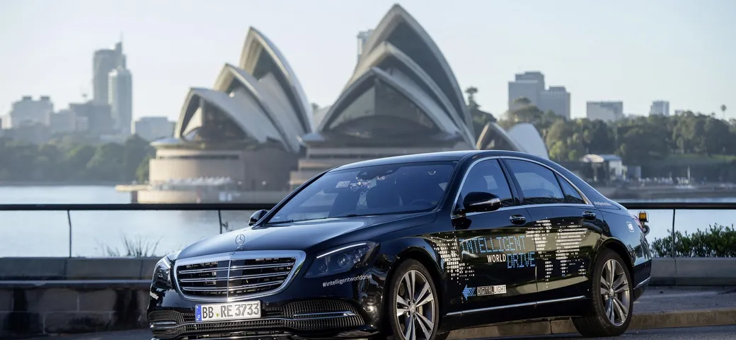 Guida autonoma: Mercedes Intelligent World Drive fa tappa in Australia