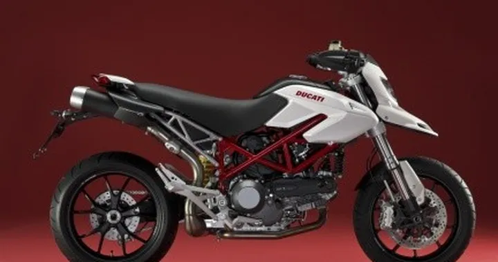 Ducati Multistrada 1100S e Hypermotard in bianco perla