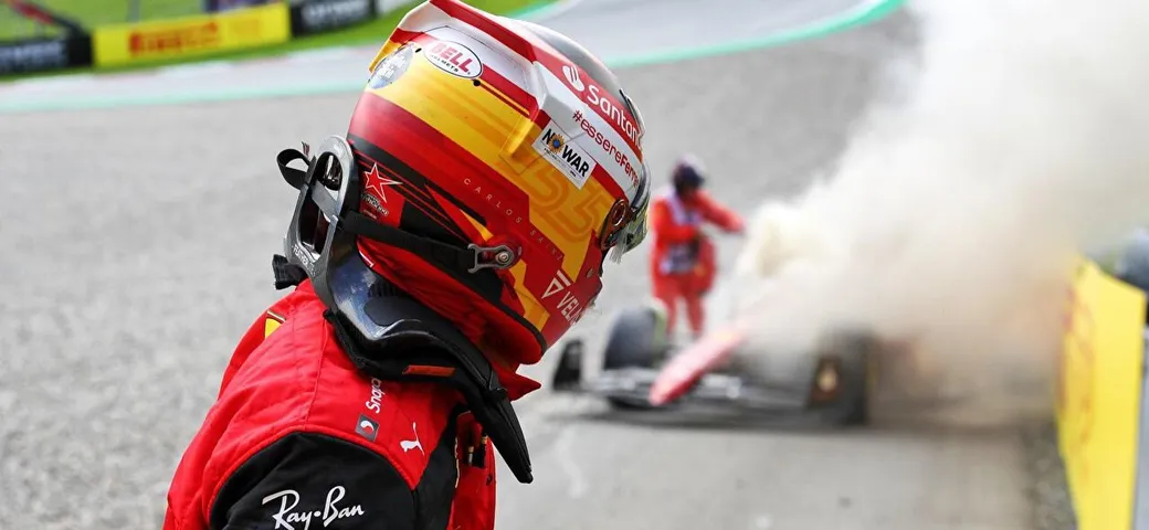 GP d'Austria: con Sainz a fuoco, gli steward restano a guardare