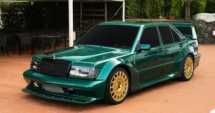 Mercedes 190 E, il restomod italiano esagera: 765 CV e 299 km/h