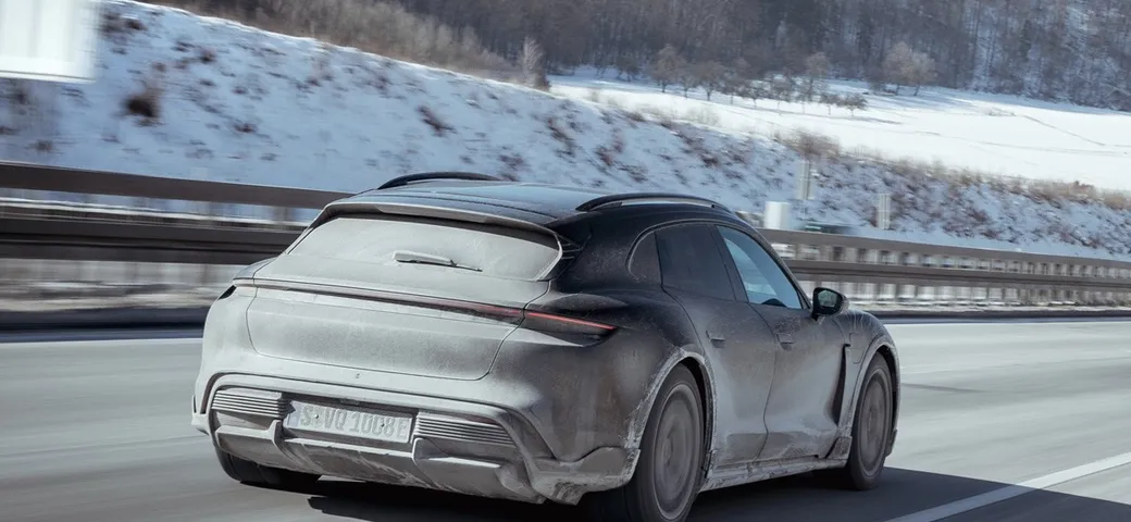 Porsche Taycan Cross Turismo: sarà svelata il 4 marzo