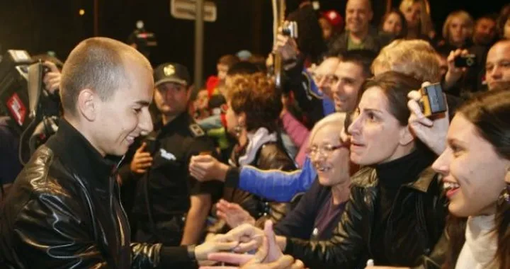 Bagno di folla per Jorge Lorenzo al suo ritorno a Maiorca