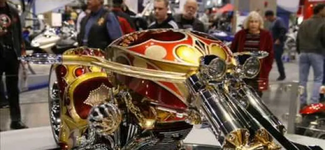 Chopper d'oro 24 carati da 400 mila euro, che spreco!