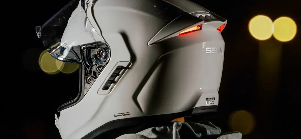 Il casco smart definitivo: Sena Phantom è un vero compagno di viaggio 2.0
