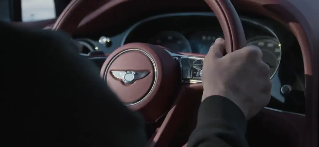 Bentley Bentayga: video teaser sulla neve