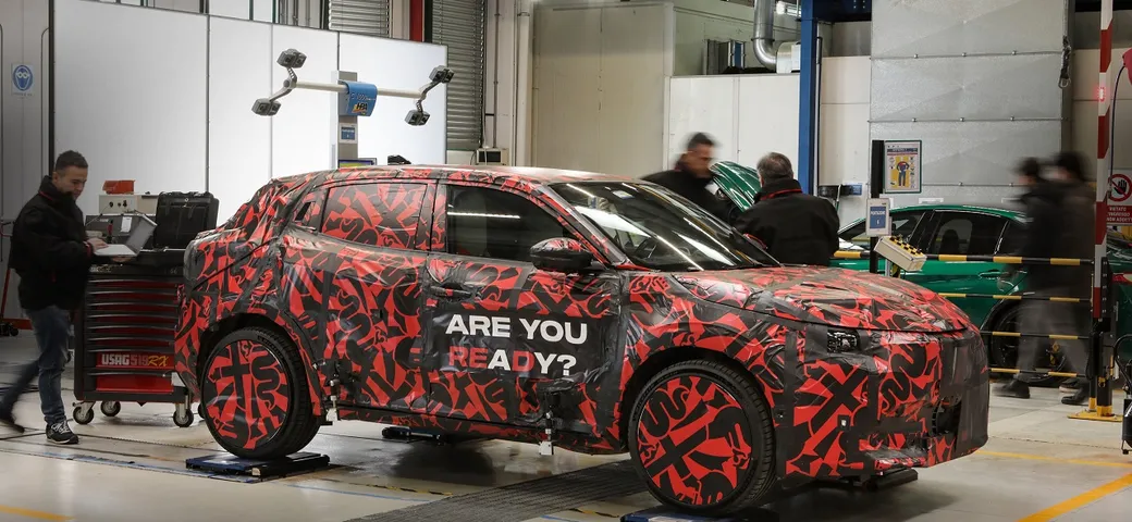 Alfa Romeo Milano: pubblicate nuove immagini del SUV che debutterà il 10 aprile