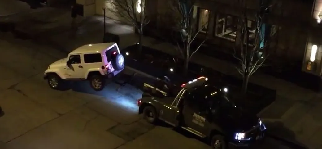 Jeep fugge dal carro attrezzi [Video]