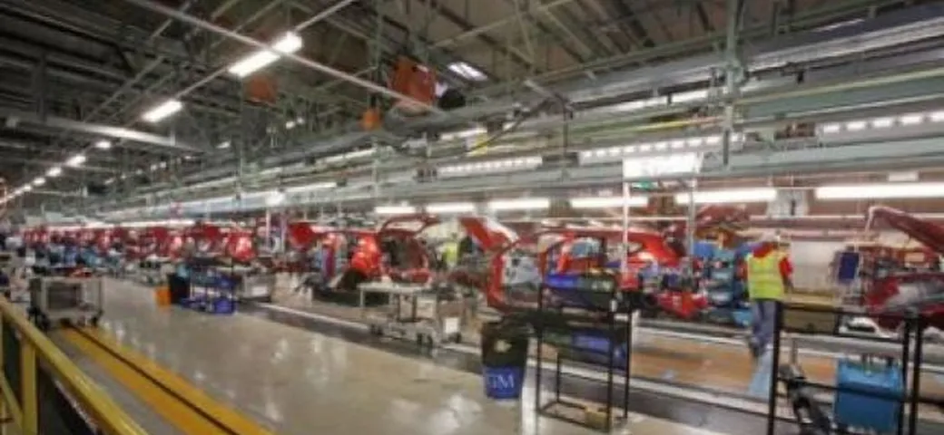 Nissan: 400 assunzioni nello stabilimento inglese di Sunderland. Toyota licenzia 750 dipendenti