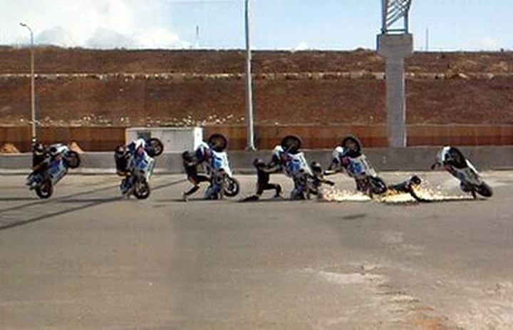 Foto del giorno: sequenza da capottarsi...