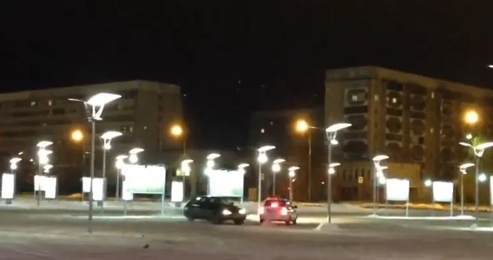 Fanno drifting nel parcheggio sbeffeggiando la polizia [VIDEO]