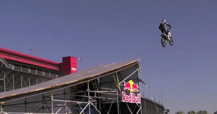 First Tandem Jump - Red Bull: New Year. No Limits. 2011 teaser