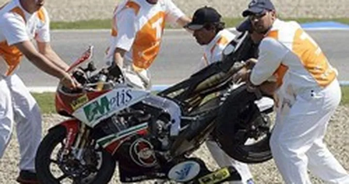 250: Brutta caduta per Locatelli