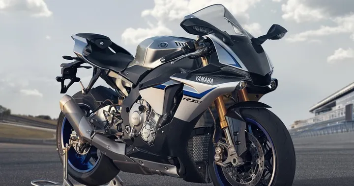 Yamaha YZF-R1M: online a € 23.490 fino a fine febbraio