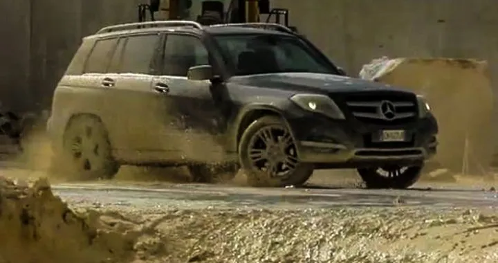 Mercedes GLK nelle cave di marmo in video