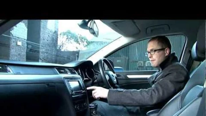 Fifth Gear: Skoda Superb Wagon contro Mercedes Classe E S.W.