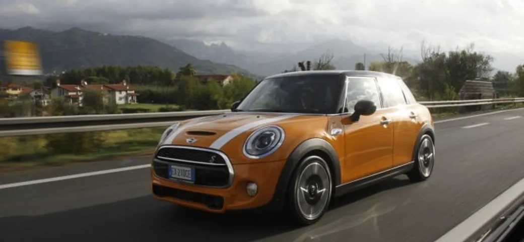 Nuova Mini 5 Porte: primo contatto su strada