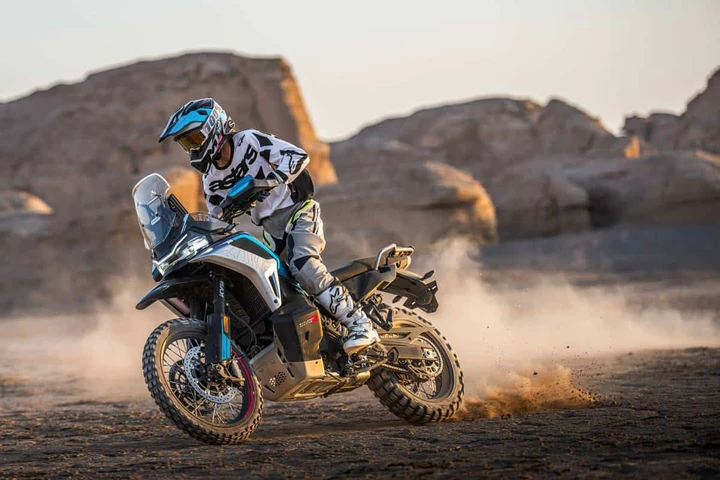 CFMOTO 1000MT X: la 