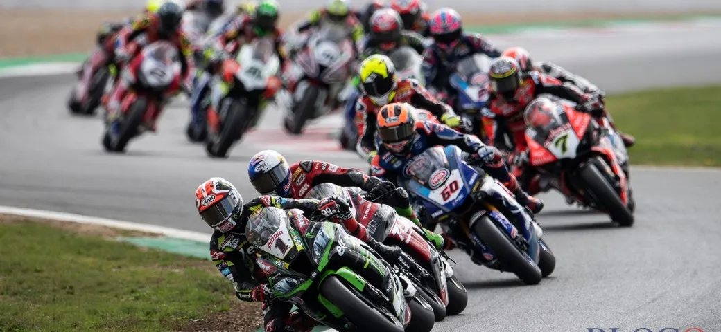 SBK, anche Cortese a piedi. Senza “valigia” non si corre?