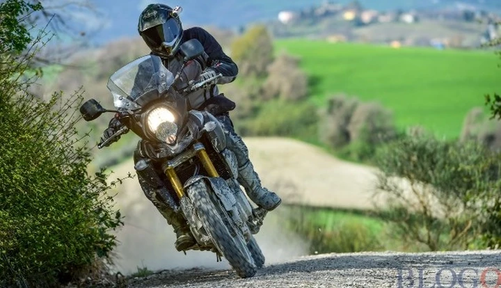 Suzuki V-Strom 1000 M.Y. 2016: il test per l'evento #SuzukiSwitch