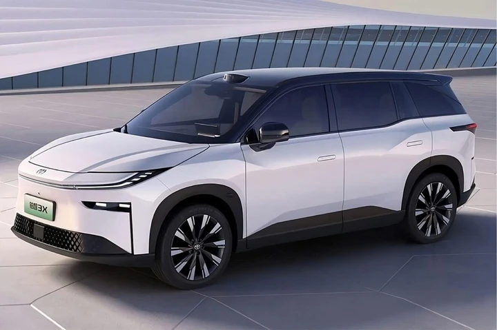 Toyota bZ3X, 10.000 ordini dopo un'ora dalla presentazione
