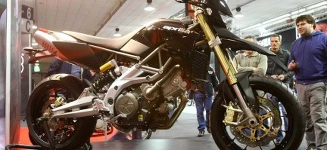 Novità Aprilia al Bike Expo: 750 Dorsoduro nera!