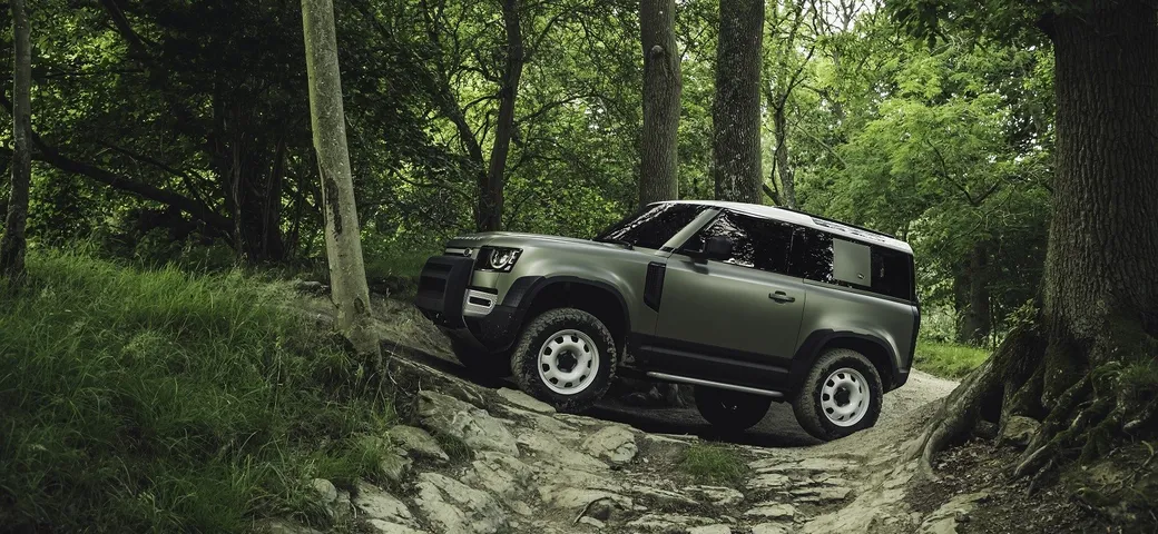 Land Rover: una sorella minore per la Defender nel 2022