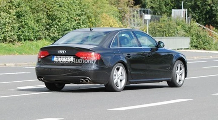 Foto spia: nuova Audi S4