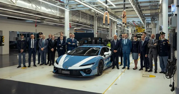 Lamborghini Temerario entra nella Polizia di Stato: 907 CV anche per trasportare organi
