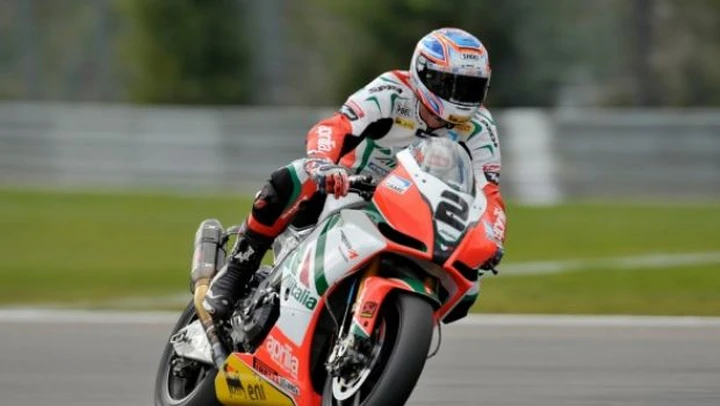 WSBK, test di Aragon: Leon Camier in sella alla RSV-4 dopo 2 mesi di stop