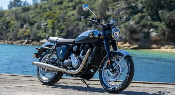 BSA Gold Star 650, due nuovi colori raccontano quasi 100 anni di storia