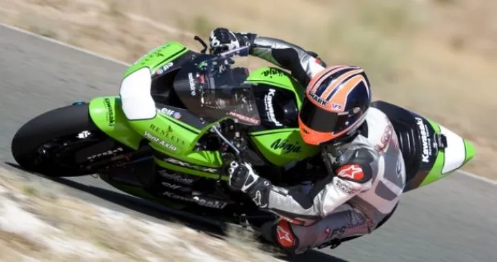 Ian Lowry al debutto in SBK sulla Kawsaki ZX-10RR di Chris Vermeulen