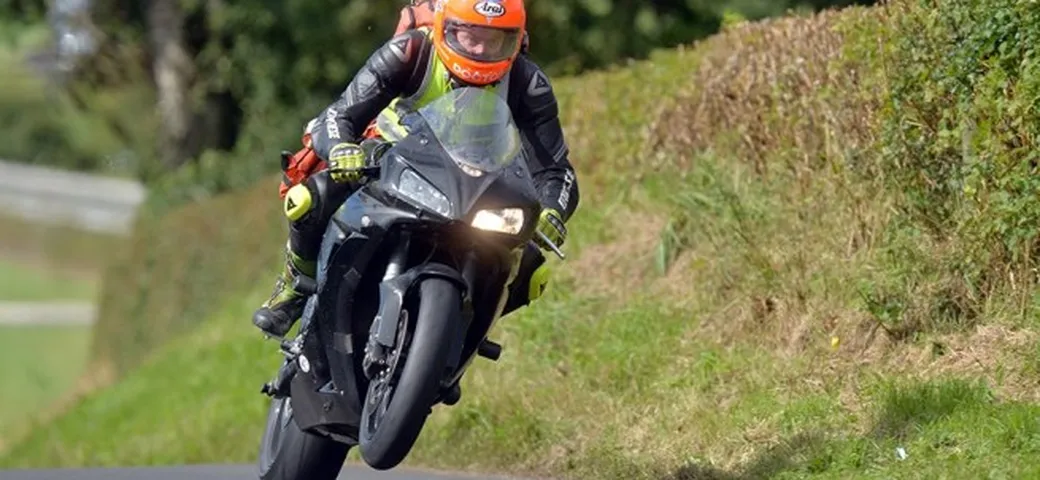 John Hinds, il dottore volante, è morto in un incidente alla Skerries 100