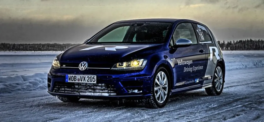 Volkswagen Golf R 2014: prezzo, tecnica e prova sul ghiaccio
