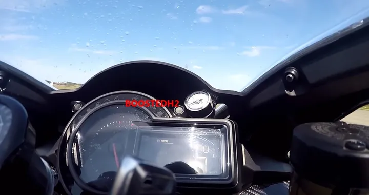 Kawasaki H2: il motore si rompe a 300 km/h [Video]