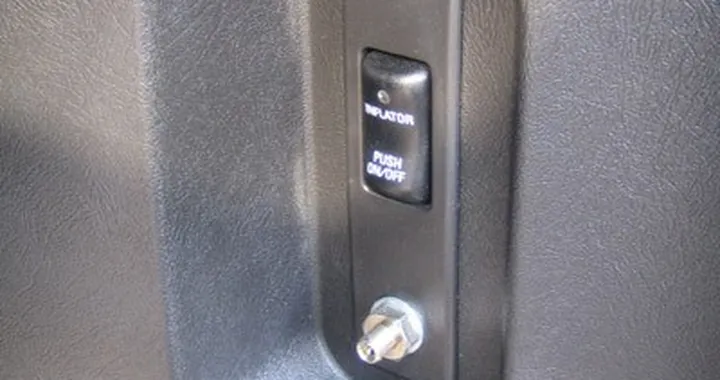 Prova Hummer H2: accessori curiosi