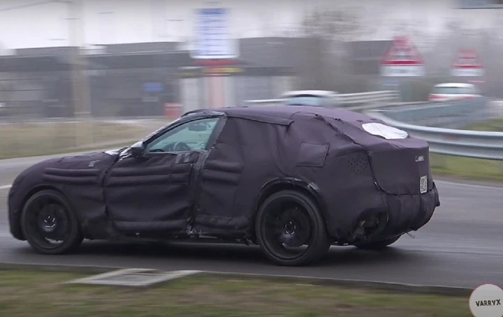 Ferrari Purosangue, spiata durante i collaudi [Video]