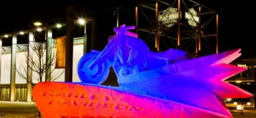 Harley-Davidson XR1200 di ghiaccio per celebrare l'inverno