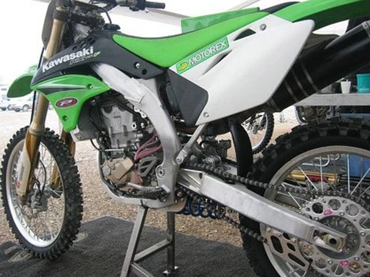 Kawasaki Racing prova il nuovo mono Kayaba