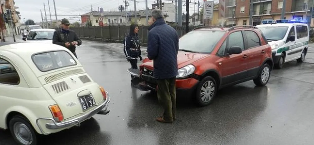 Assicurazione auto: vantaggi e svantaggi della scatola nera