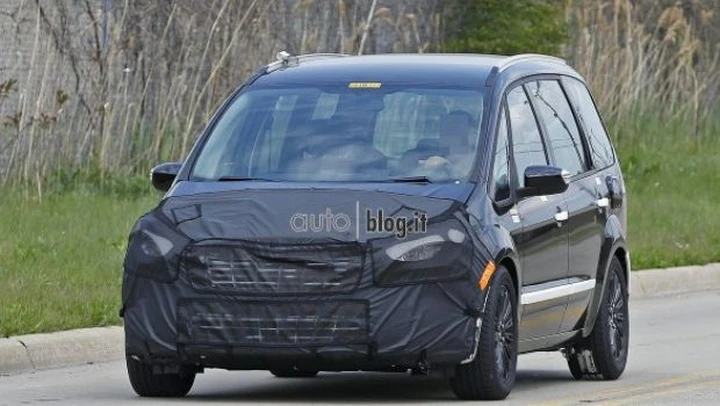Ford Galaxy 2013: sarà più grande e comoda
