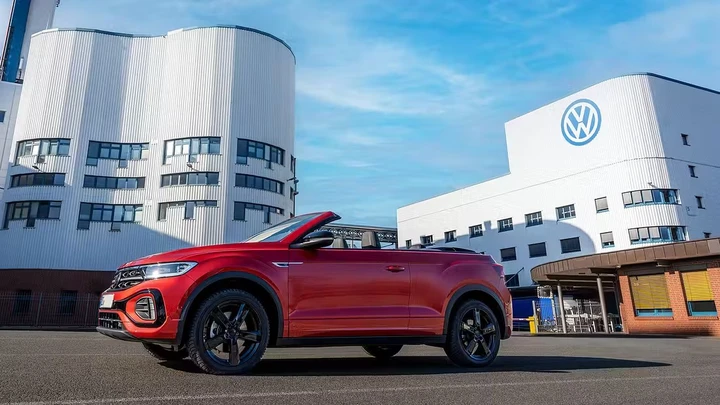 T-Roc Cabriolet non basta più: cresce l’incertezza nello stabilimento Volkswagen