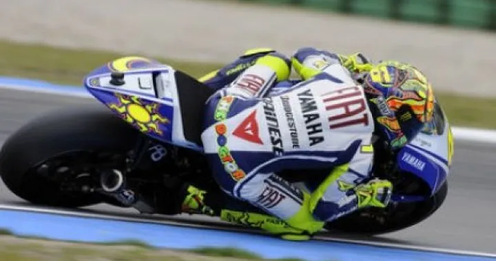 Motogp a Misano: nelle FP1 Valentino Rossi precede Lorenzo