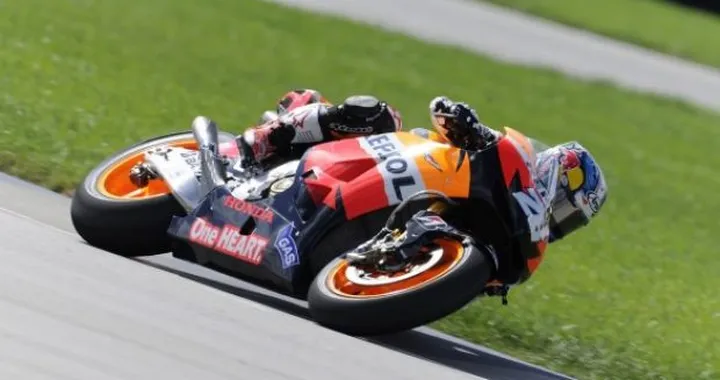 MotoGP Brno, Pedrosa (senza l'ombra di Stoner) doma Lorenzo e riapre il mondiale. E il solito Rossi ...