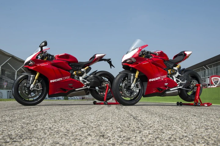 Ducati 1199 Panigale R e Panigale R Superbike 2015