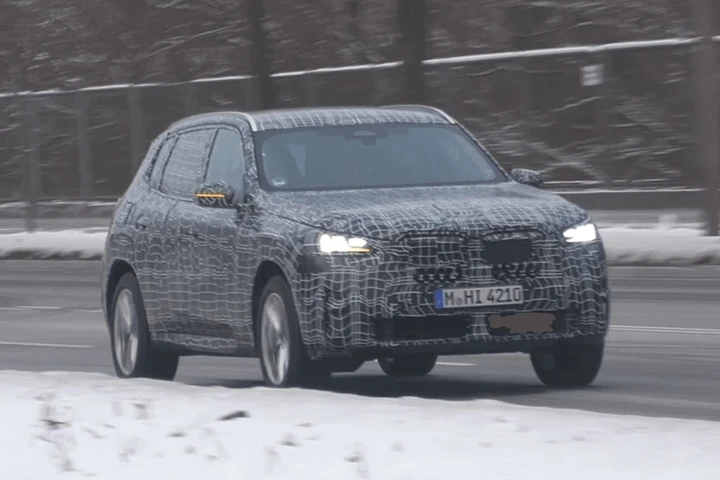 BMW X3 2025: avvistato in strada [VIDEO SPIA]