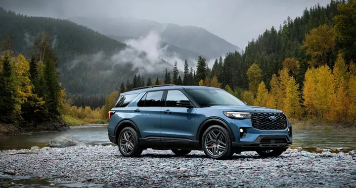 Ford Explorer 2025: novità, design, motori, foto e allestimenti