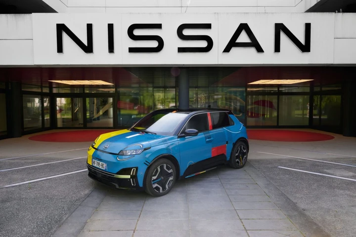 Nuova Nissan MICRA, svelata la livrea vincitrice che trasforma l’auto in un’opera d’arte