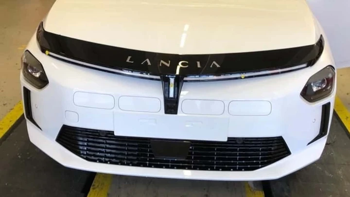 Nuova Lancia Ypsilon: nuove immagini mostrano ulteriori dettagli del modello [FOTO LEAKED]