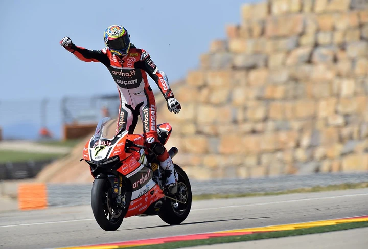 Superbike Gara 2: Re Chaz Davies, sovrano di Aragon
